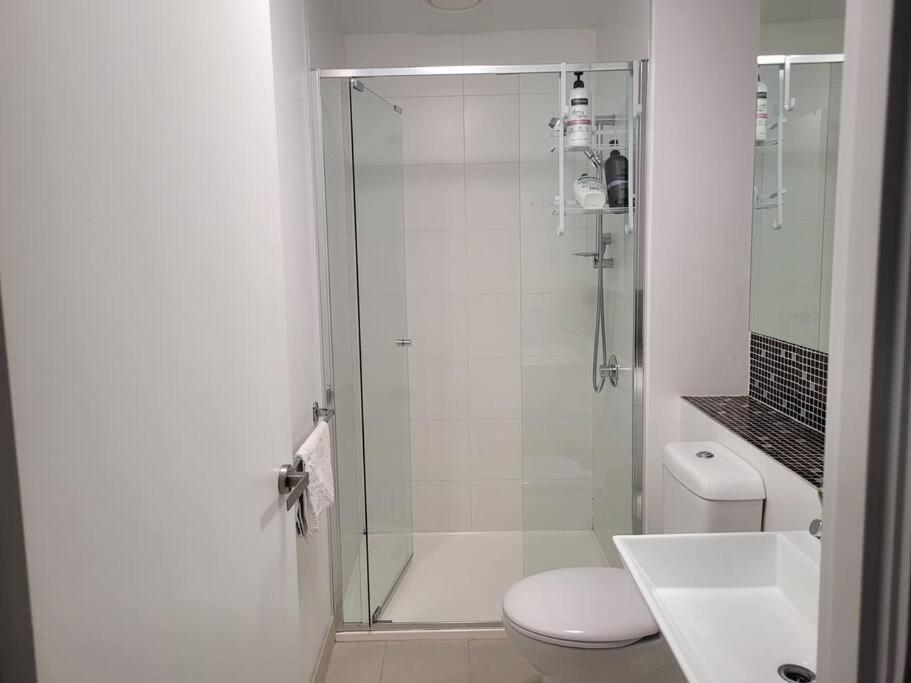 L22 1 Min To Southencross, Freetram, Pool, Sauna, Gym