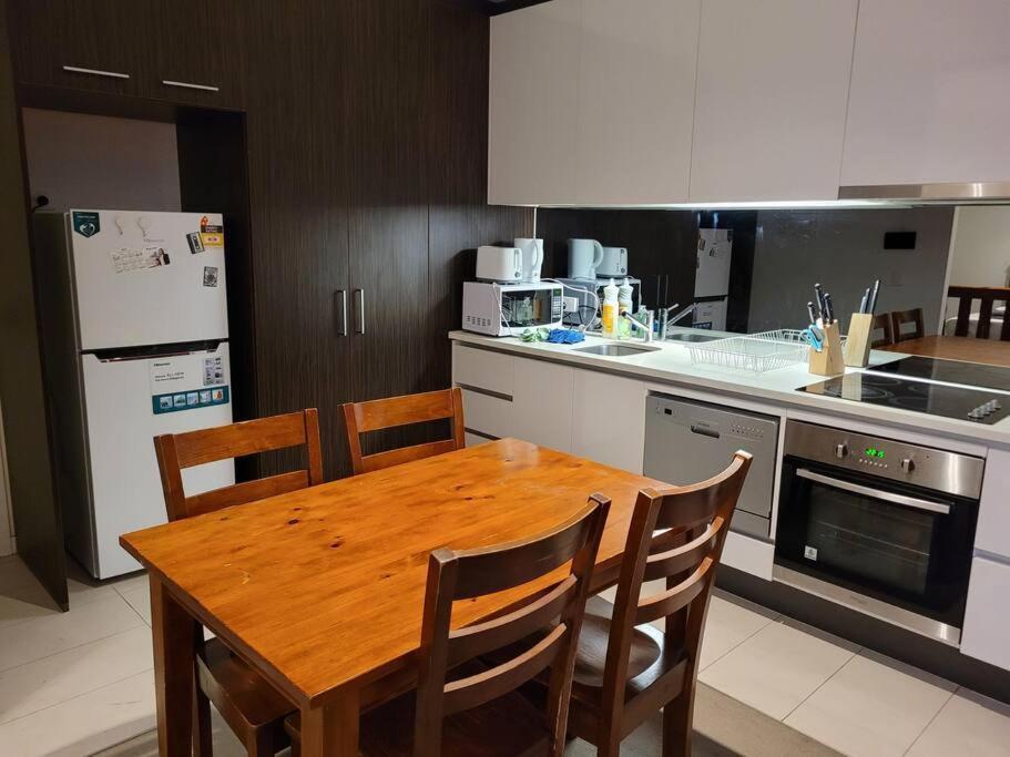 L22 1 Min To Southencross, Freetram, Pool, Sauna, Gym Melbourne