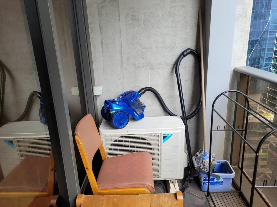 L22 1 Min To Southencross, Freetram, Pool, Sauna, Gym Melbourne