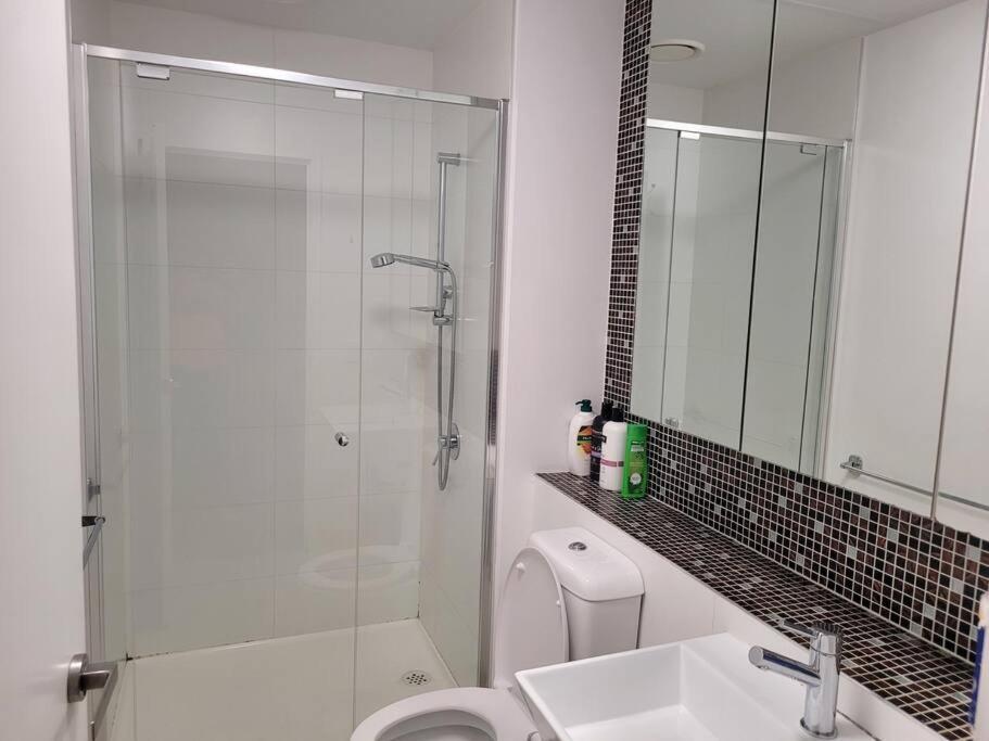 L22 1 Min To Southencross, Freetram, Pool, Sauna, Gym