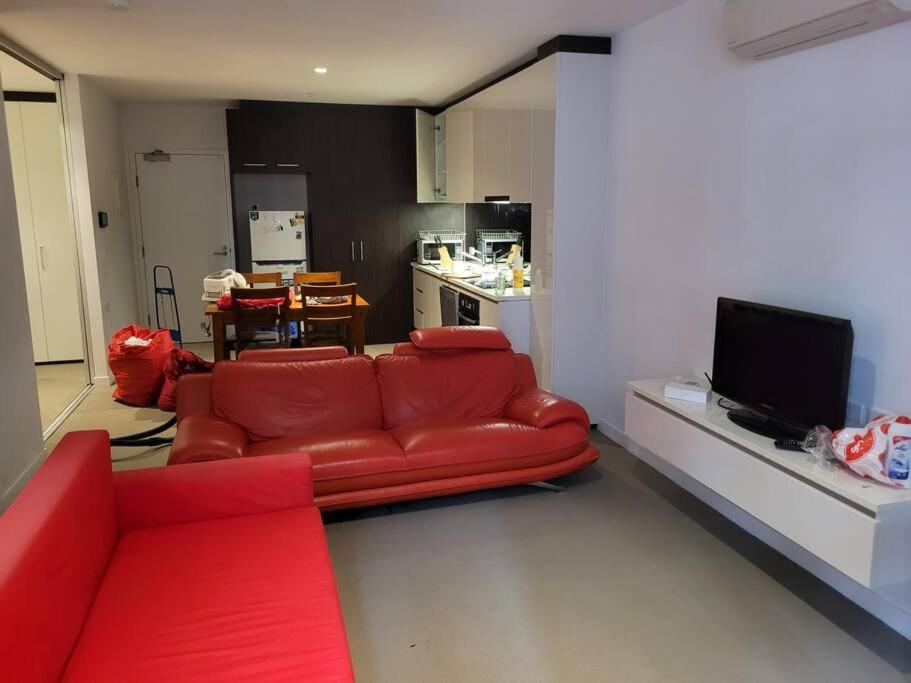 L22 1 Min To Southencross, Freetram, Pool, Sauna, Gym Apartment Melbourne